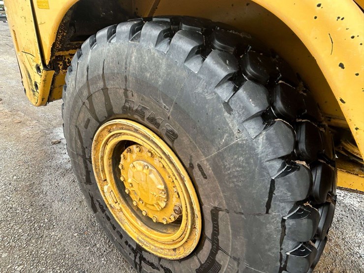 2008-caterpillar-725-image-25