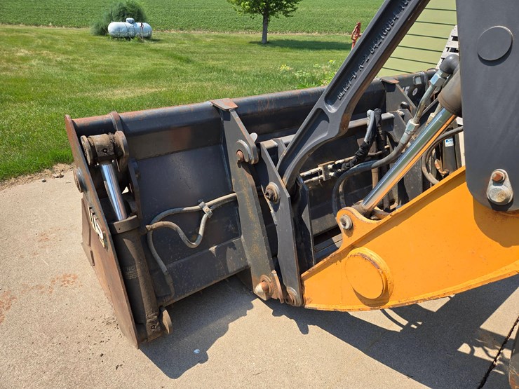 2015-case-590sn-image-5