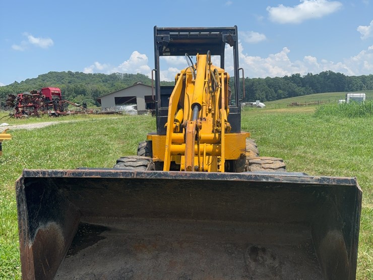 wrangler-4500-loader-image-5