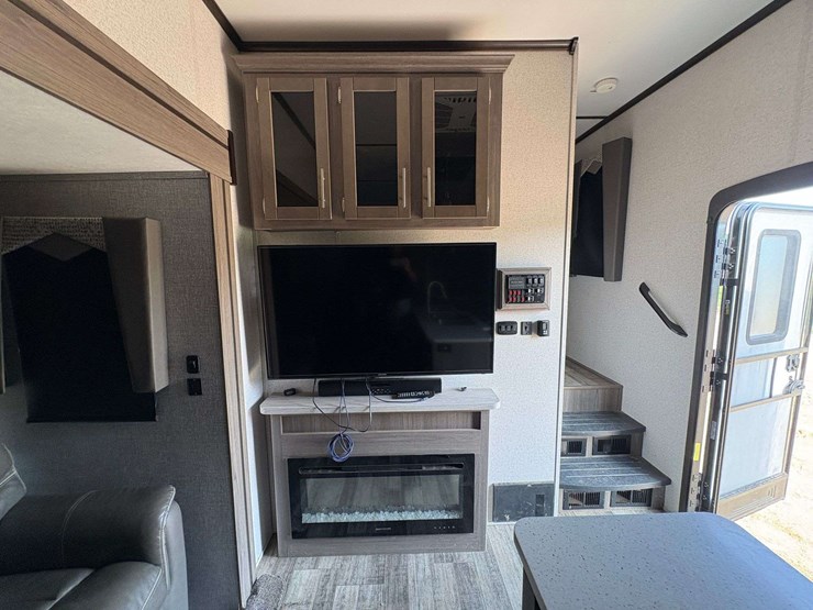 2021-keystone-volante-40'-5th-wheel-travel-trailer-image-16