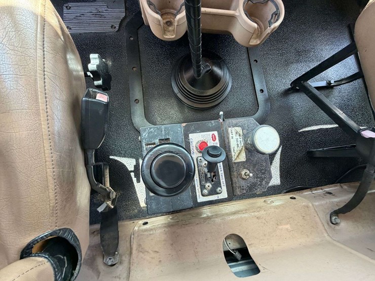 2006-mack-granite-ct713-image-26