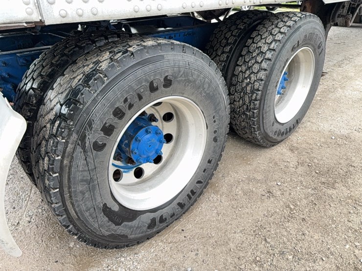 2012-mack-cxu613-image-29