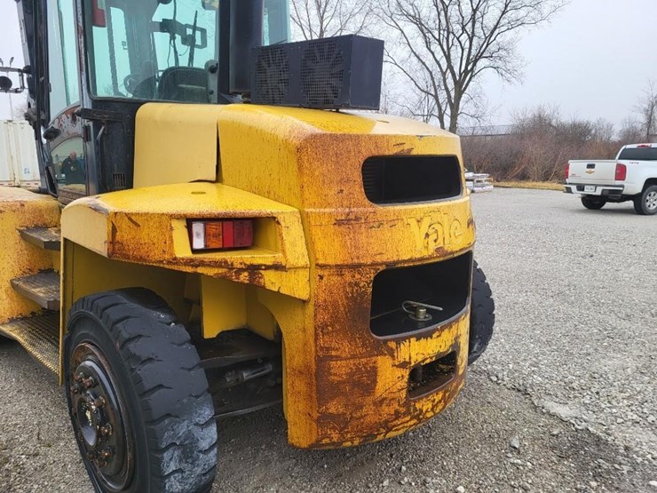2012-yale-forklift-image-26