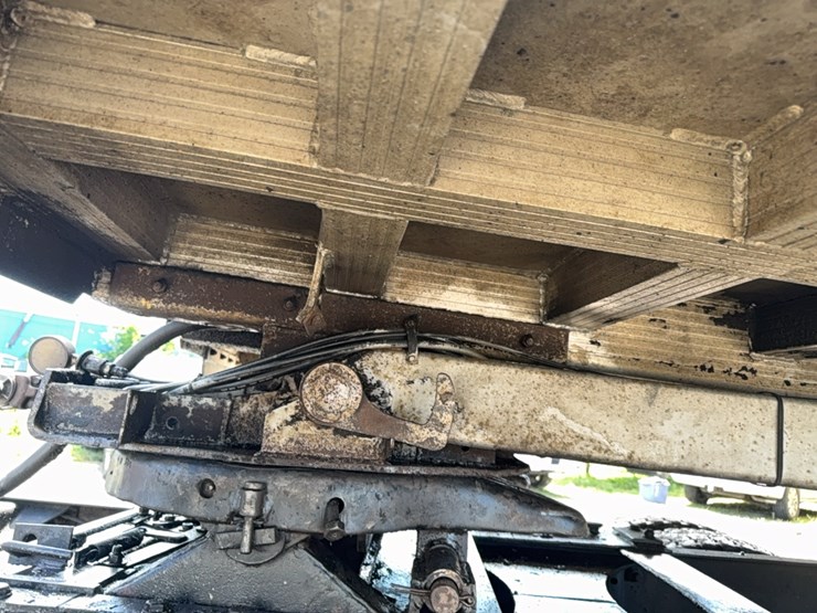 1990-39'-east-aluminum-dump-trailer-image-30