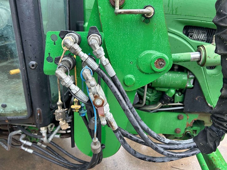 2012-john-deere-5101e-image-36