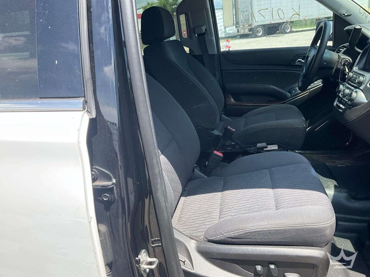 2019-chevrolet-tahoe-image-28