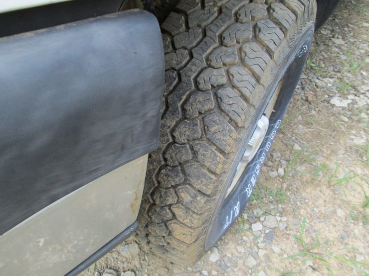 2006-chevrolet-2500hd-image-16
