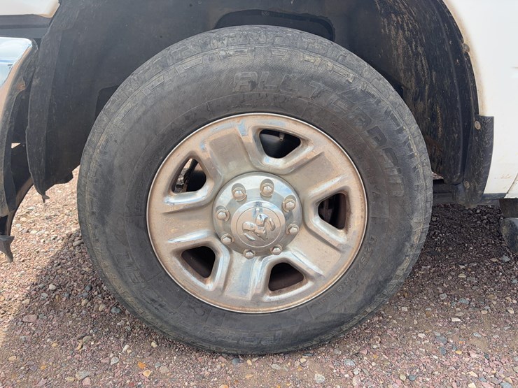 2016-dodge-2500-image-36