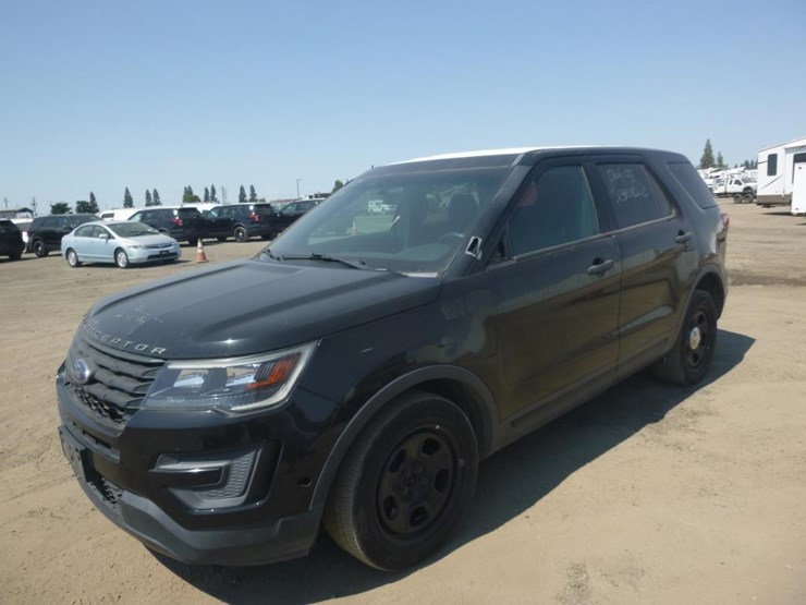 2017-ford-explorer-image-2