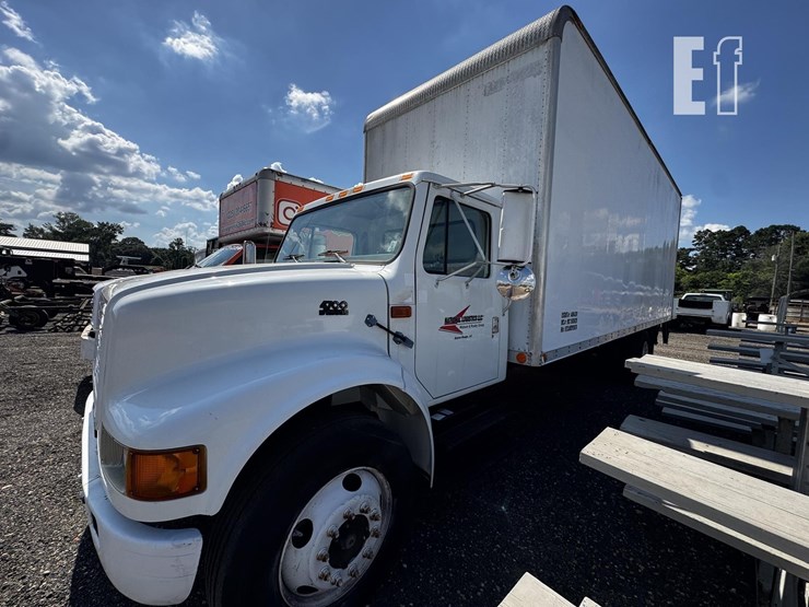 2000-international-4700-image-1