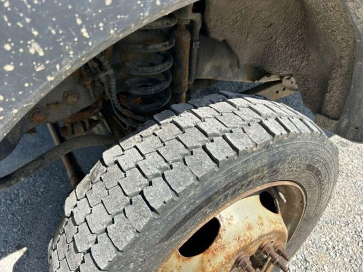 2016-ford-f550-xl-image-45