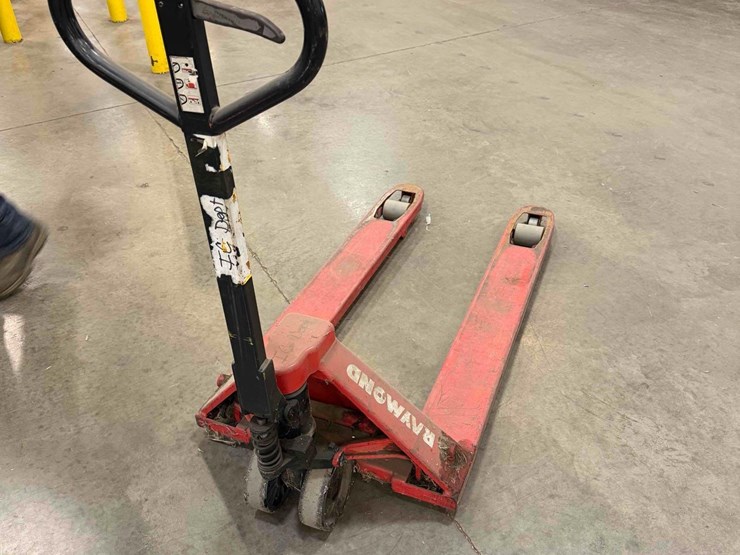 manual-pallet-jack-image-3