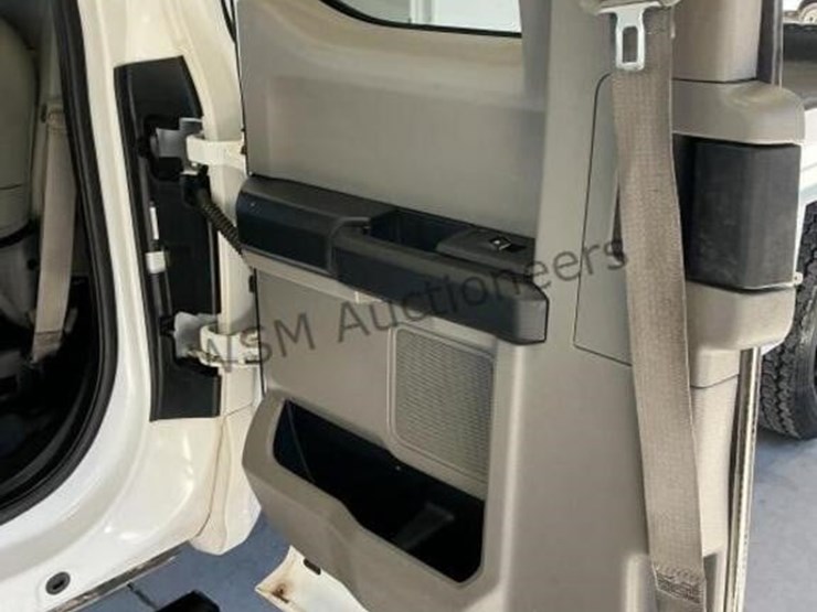 2019-ford-f550-image-31
