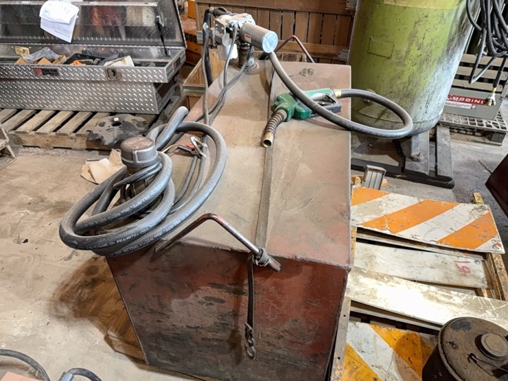 100-gal-fuel-tank-w/-pump-image-2