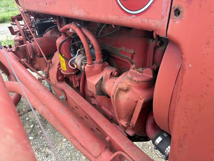 farmall-m-loader-tractor-image-12