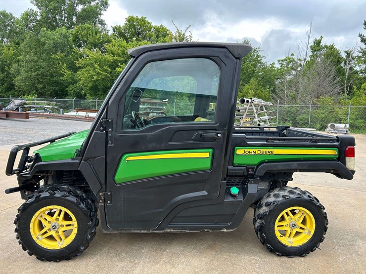 2019-john-deere-gator-image-3