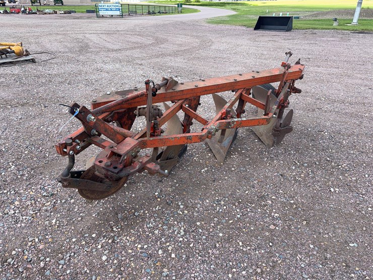 j.i.-case-4-bottom-plow-image-2
