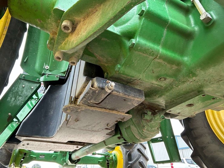 2019-john-deere-6120e-image-38