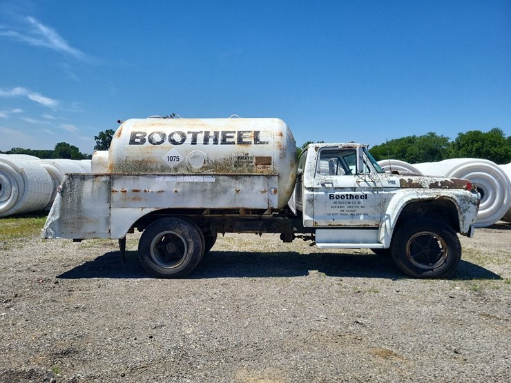ford-f700-image-45