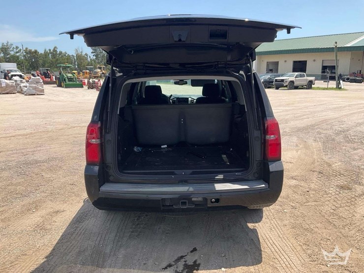 2019-chevrolet-tahoe-image-30