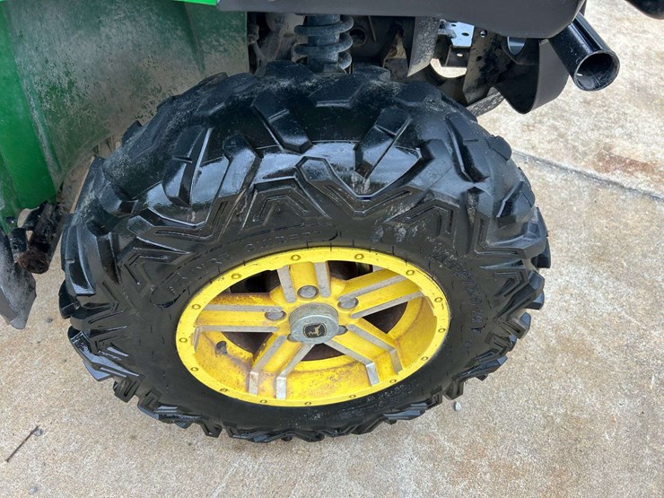 2011-john-deere-gator-image-18