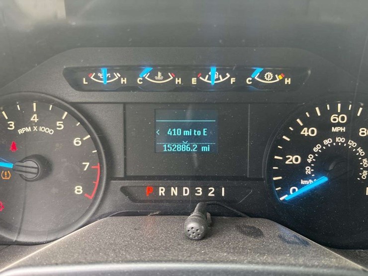 2015-ford-f150-xl-image-16