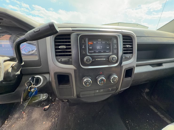 2016-dodge-2500-image-32
