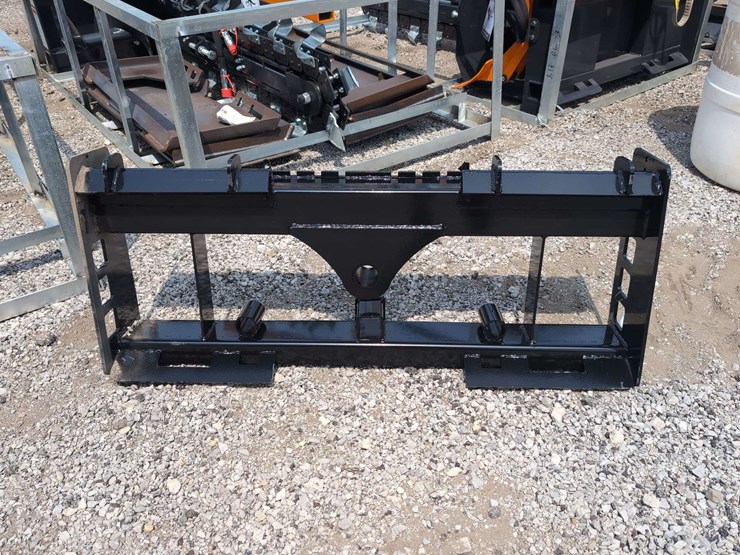 (1)-wolverine-skid-steer-attachment-pff3-13-45w-image-1