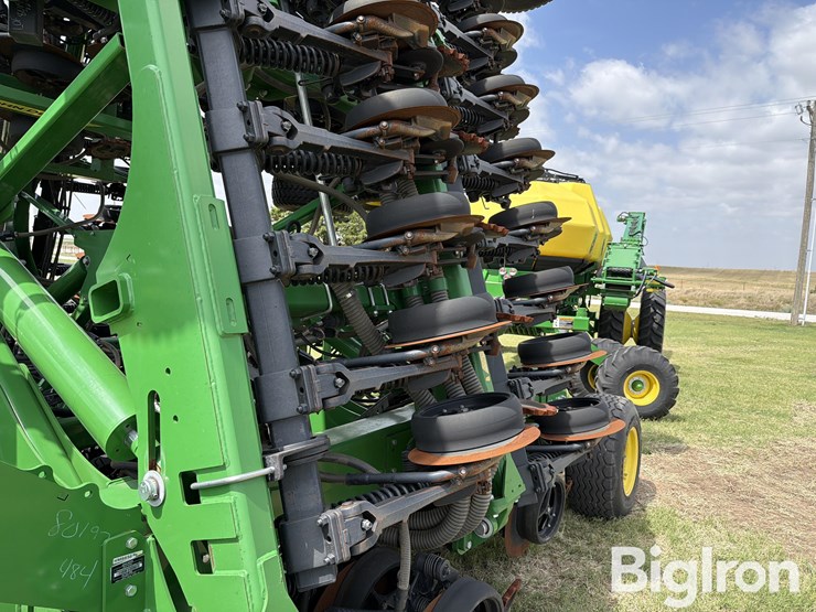 2023-john-deere-n560-image-18