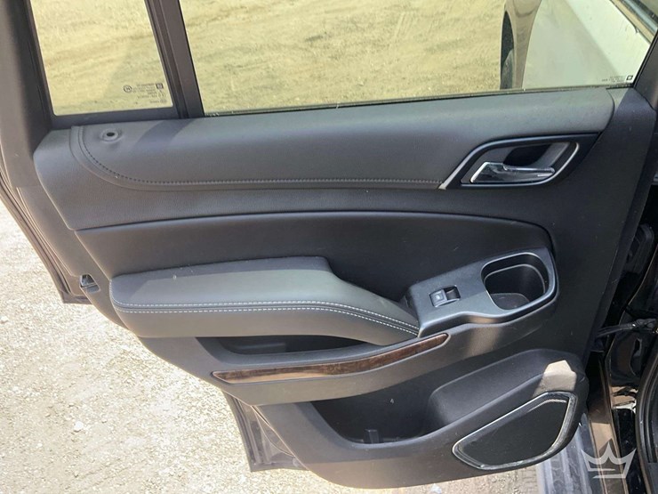 2019-chevrolet-tahoe-image-23