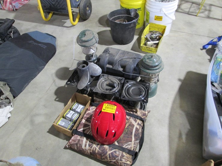 #45005-•-lot-of-sporting-good-items-inv#45005-image-1
