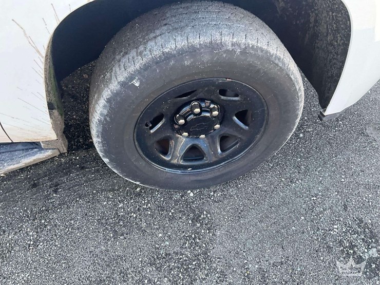 2018-chevrolet-tahoe-image-28