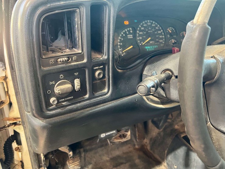 1999-chevrolet-1500-image-33