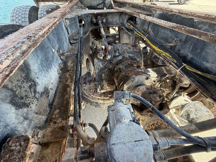 2006-mack-granite-ct713-image-38
