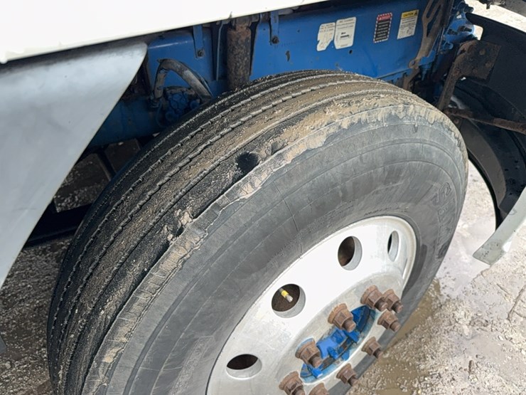 2012-mack-cxu613-image-20