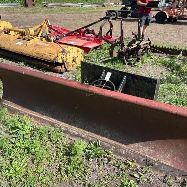 Universal Attach 90" Snowplow