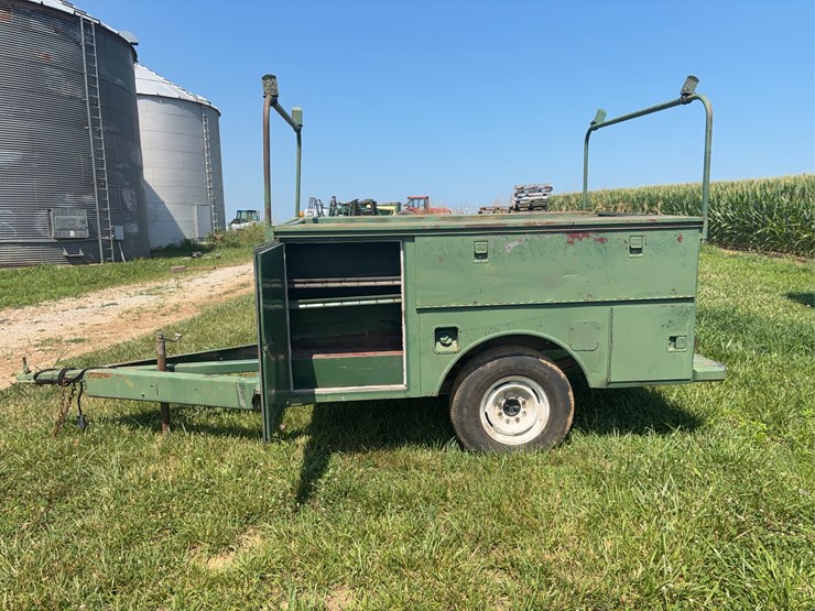 utility-bed-tool-box-trailer-with-heavy-axles.-image-1
