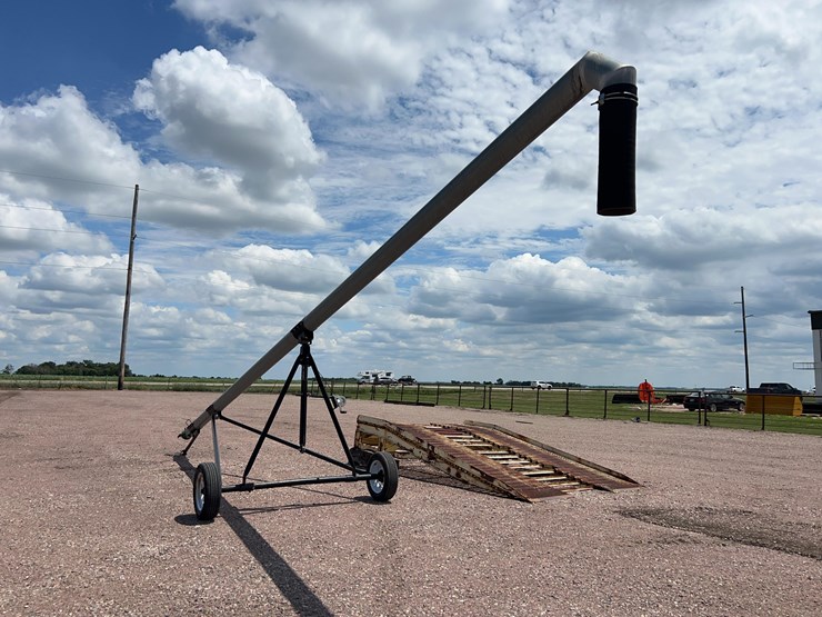 portable-manure-load-stand-image-2