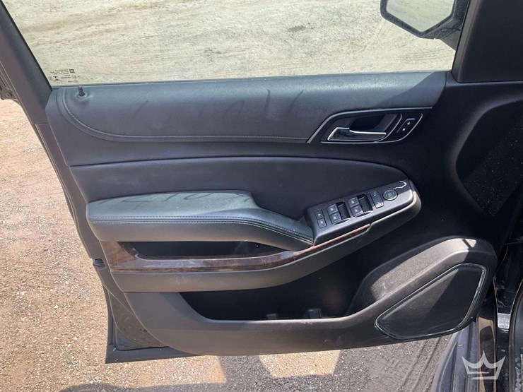 2019-chevrolet-tahoe-image-8