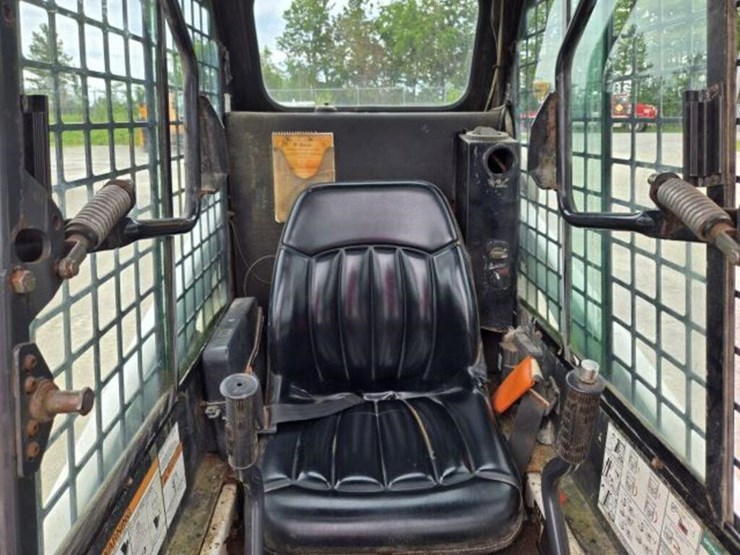 2012-bobcat-s70-image-17