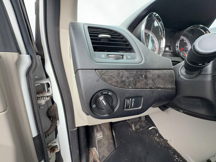 2014-dodge-grand-caravan-image-22