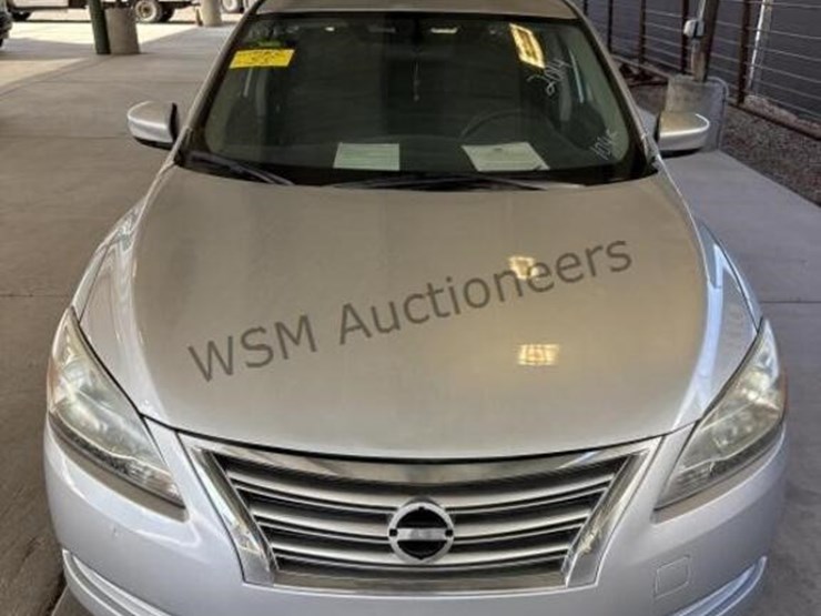 2014-nissan-sentra-sv-sdn-image-3