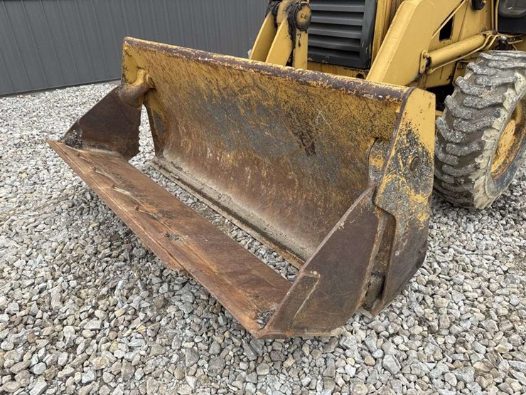 caterpillar-416b-image-12