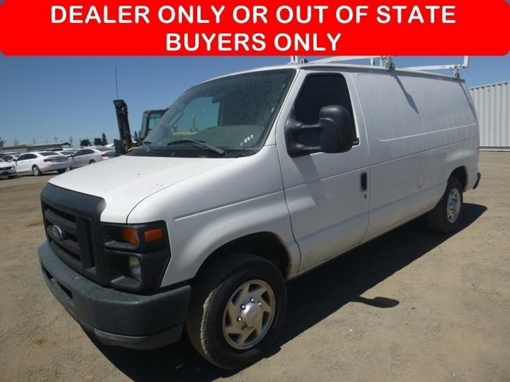 2010-ford-cargo-image-1