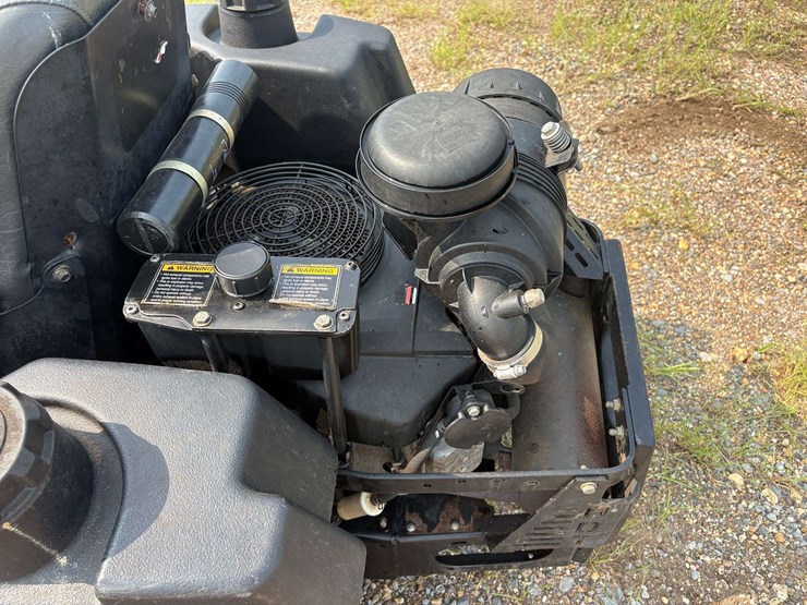 toro-z-master-52"-cut-zero-turn-lawn-mower-(735-hours)-image-12