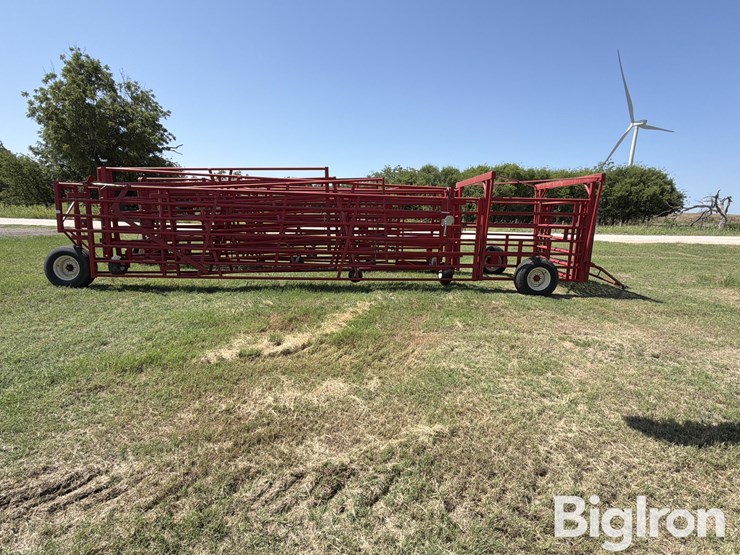2020-diamond-w-portable-folding-corral-image-4