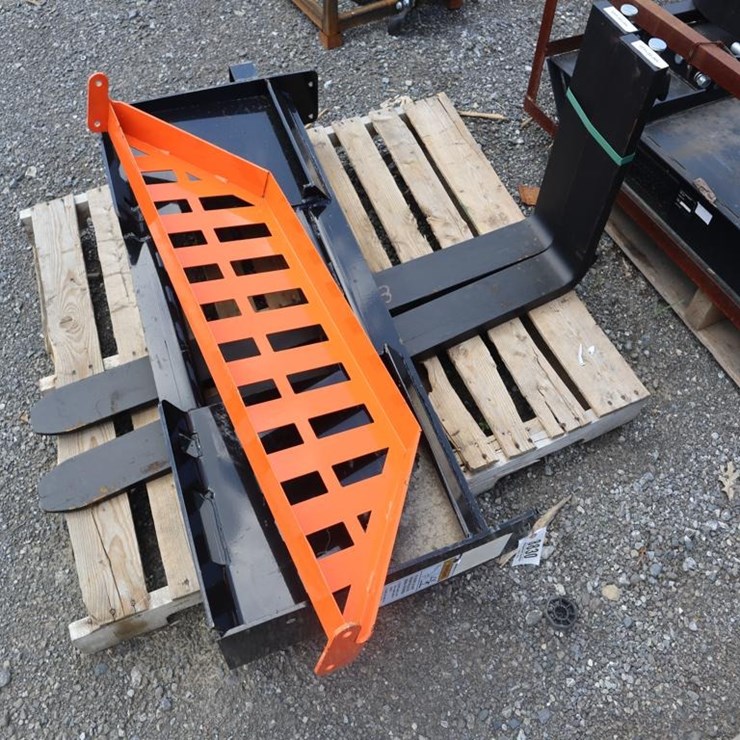 Wolverine QA  Pallet Fork