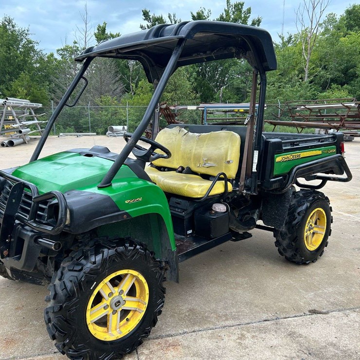 2011 JOHN DEERE GATOR