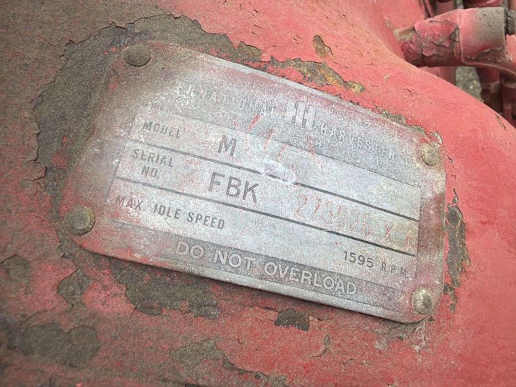 farmall-m-loader-tractor-image-27
