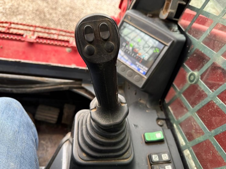 2022-takeuchi-tl12r2-image-23